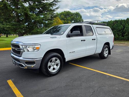 Bright White Clearcoat 2024 RAM 1500 Big Horn/Lone Star