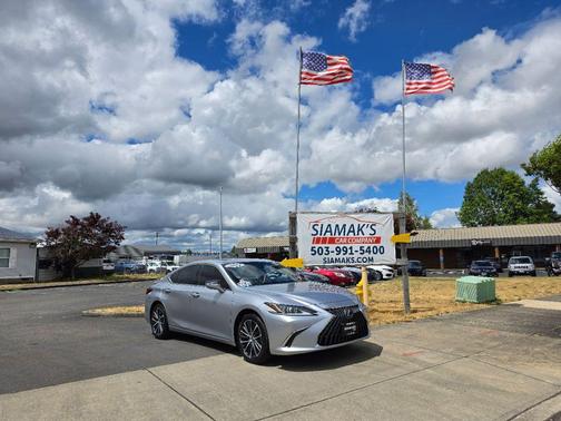 Iridium 2022 Lexus ES 300h Base