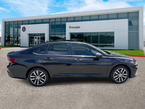Deep Black Pearl 2026 Volkswagen Jetta 1.4T SE