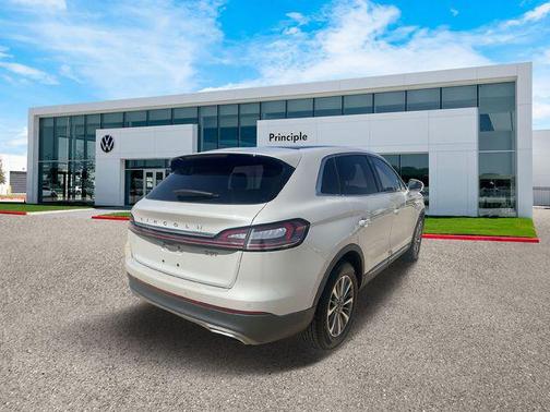 2020 Lincoln Nautilus Reserve