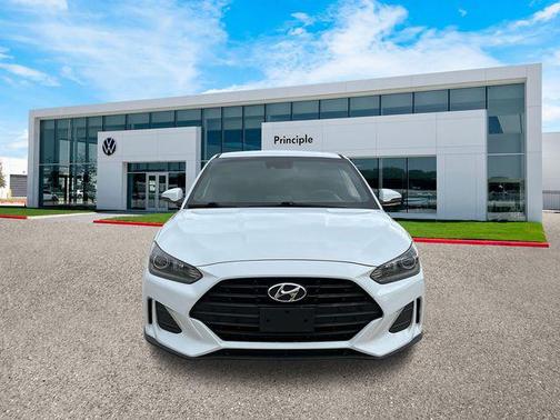 2019 Hyundai Veloster 2
