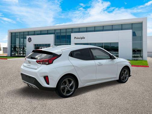 2019 Hyundai Veloster 2