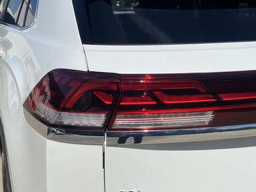 2026 Volkswagen Atlas Cross Sport 2.0T SEL