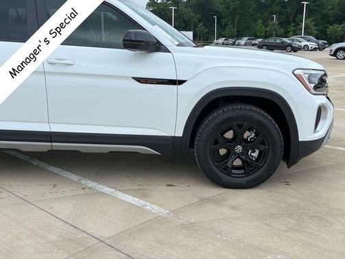 2025 Volkswagen Atlas 2.0T Peak Edition
