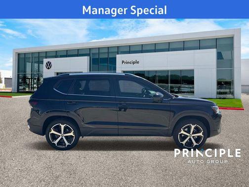 Deep Black Pearl 2025 Volkswagen Taos 1.5T SEL
