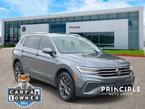 Platinum Gray Metallic 2022 Volkswagen Tiguan 2.0T SE