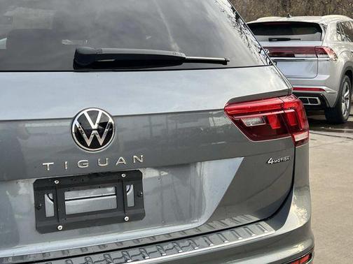 2022 Volkswagen Tiguan 2.0T SE R-Line Black 4MOTION