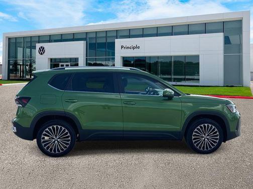 2025 Volkswagen Taos 1.5T SE