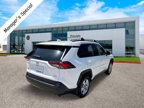 2020 Toyota RAV4 XLE