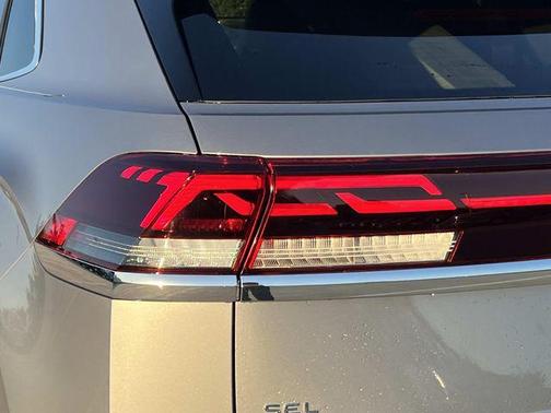 2026 Volkswagen Atlas Cross Sport 2.0T SEL Premium