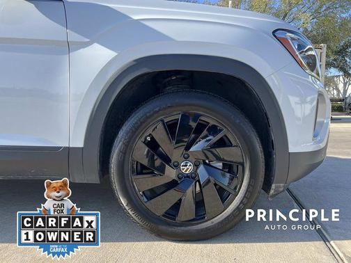 2024 Volkswagen Atlas 2.0T SE w/Technology