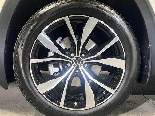 2026 Volkswagen Atlas Cross Sport 2.0T SEL Premium