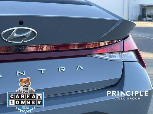 2022 Hyundai ELANTRA SEL