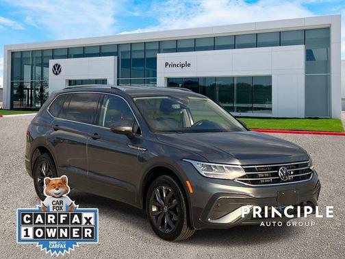Platinum Gray Metallic 2023 Volkswagen Tiguan 2.0T SE
