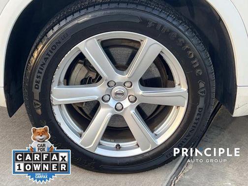 2022 Volvo XC90 T5 Momentum