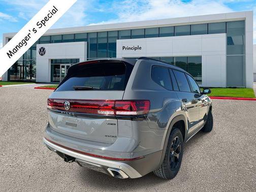 2025 Volkswagen Atlas 2.0T Peak Edition