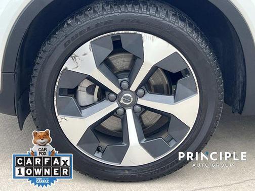 2023 Volvo XC40 B4 Ultimate Dark Theme