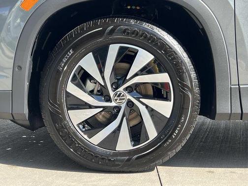 2025 Volkswagen Tiguan 2.0T S