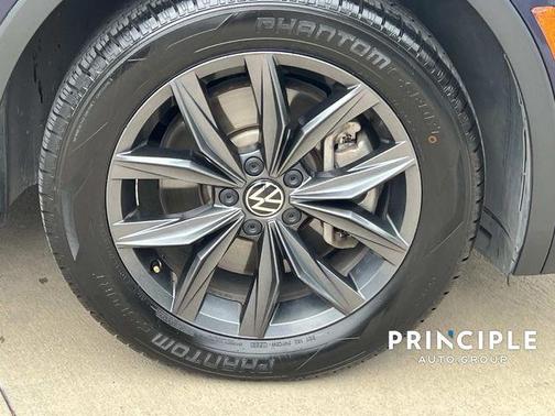 . 2023 Volkswagen Tiguan 2.0T SE