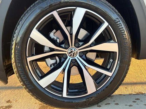 2026 Volkswagen Atlas 2.0T SEL Premium R-Line 4MOTION