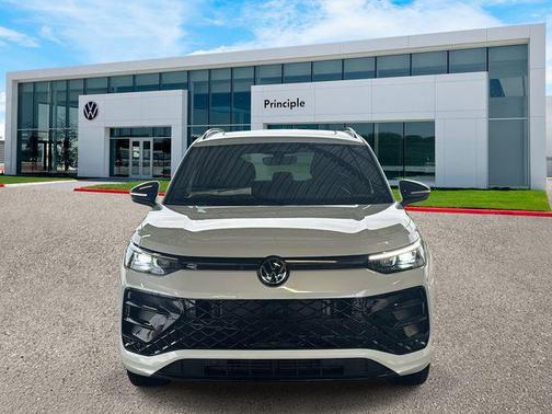 2025 Volkswagen Tiguan 2.0T SE R-Line Black