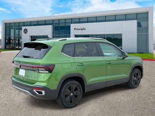 2025 Volkswagen Taos 1.5T SE