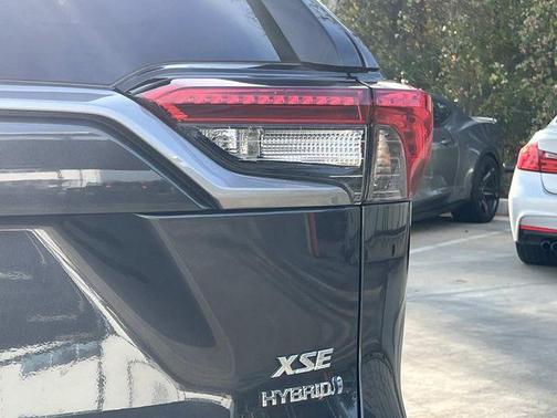 2023 Toyota RAV4 Hybrid SE