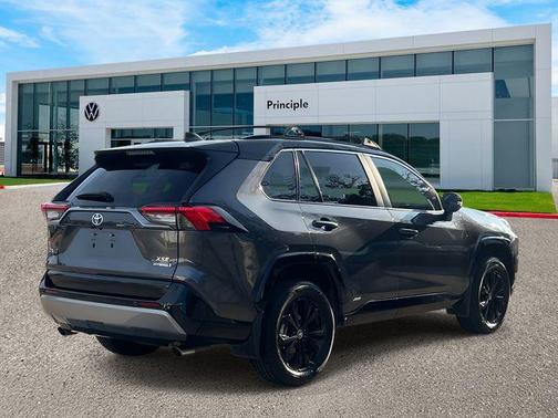 2023 Toyota RAV4 Hybrid SE