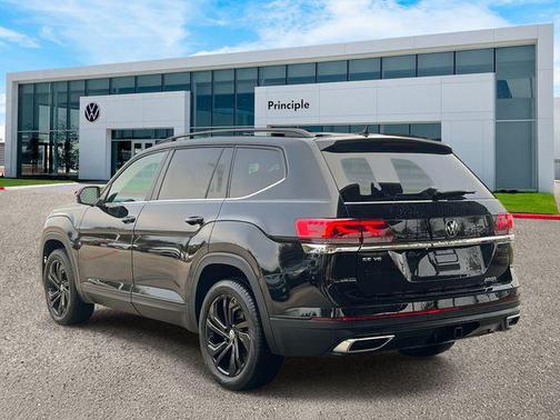2023 Volkswagen Atlas 3.6L SE w/Technology