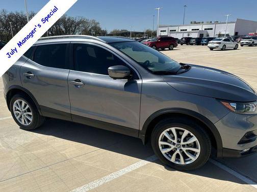 2022 Nissan Rogue Sport SV