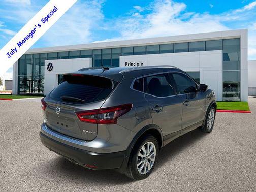 2022 Nissan Rogue Sport SV