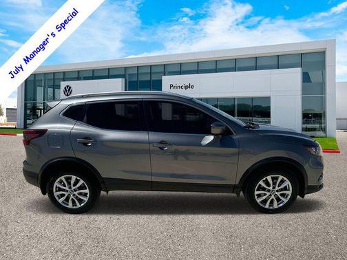 2022 Nissan Rogue Sport SV