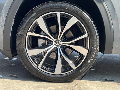 2025 Volkswagen Atlas 2.0T SEL Premium R-Line 4MOTION