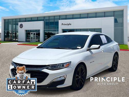 Summit White 2023 Chevrolet Malibu FWD 2LT