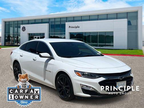 Summit White 2023 Chevrolet Malibu FWD 2LT