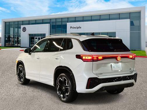 2026 Volkswagen Tiguan 2.0T SEL R-Line 4MOTION