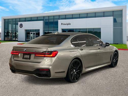 2021 BMW M760 xDrive