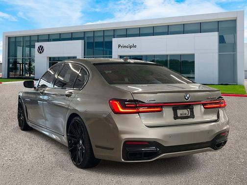 2021 BMW M760 xDrive