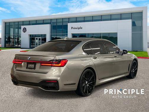 2021 BMW M760 xDrive