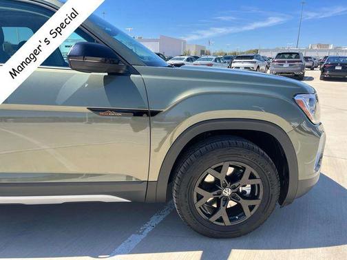 2025 Volkswagen Atlas 2.0T Peak Edition