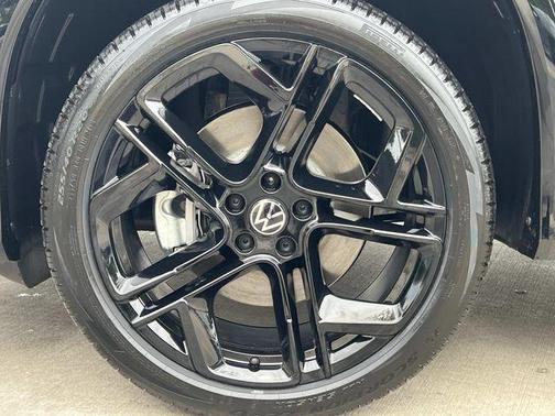 2026 Volkswagen Tiguan 2.0T SE R-Line Black 4MOTION