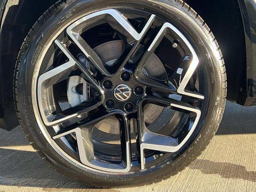 2026 Volkswagen Tiguan 2.0T SEL R-Line 4MOTION