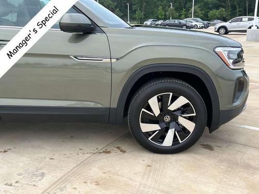 2025 Volkswagen Atlas Cross Sport 2.0T SE w/Technology 4MOTION