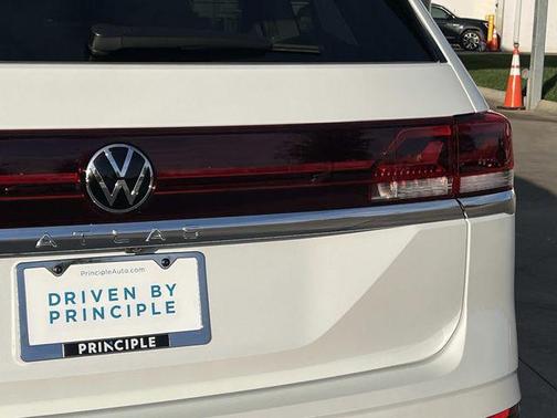 2026 Volkswagen Atlas 2.0T SE