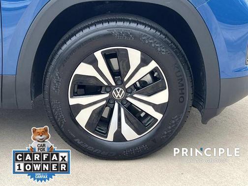 Blue Metallic 2025 Volkswagen Atlas Cross Sport 2.0T SE