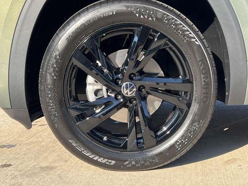 2026 Volkswagen Atlas Cross Sport 2.0T SEL