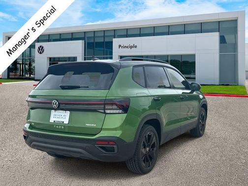 2025 Volkswagen Taos 1.5T SE Black
