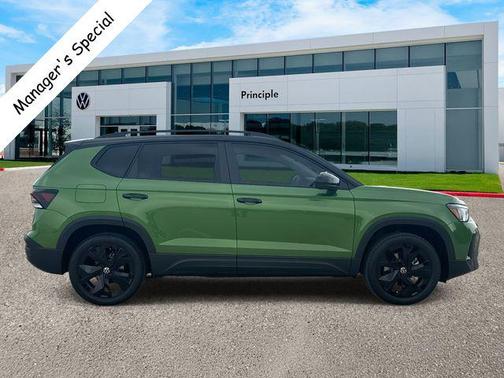 2025 Volkswagen Taos 1.5T SE Black