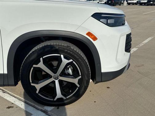 2025 Volkswagen Tiguan 2.0T SE