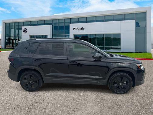 2025 Volkswagen Taos 1.5T SE Black